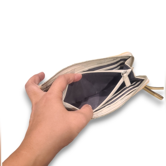 Coach Poppy Wallet - Picture 5 of 15